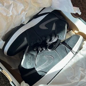 Air Jordan 1 MID SE (GS)